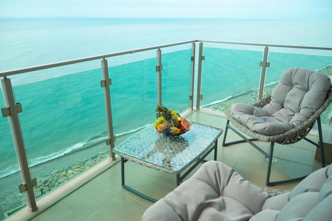 Aqua Batumi Hotel & Apartments Esterno foto