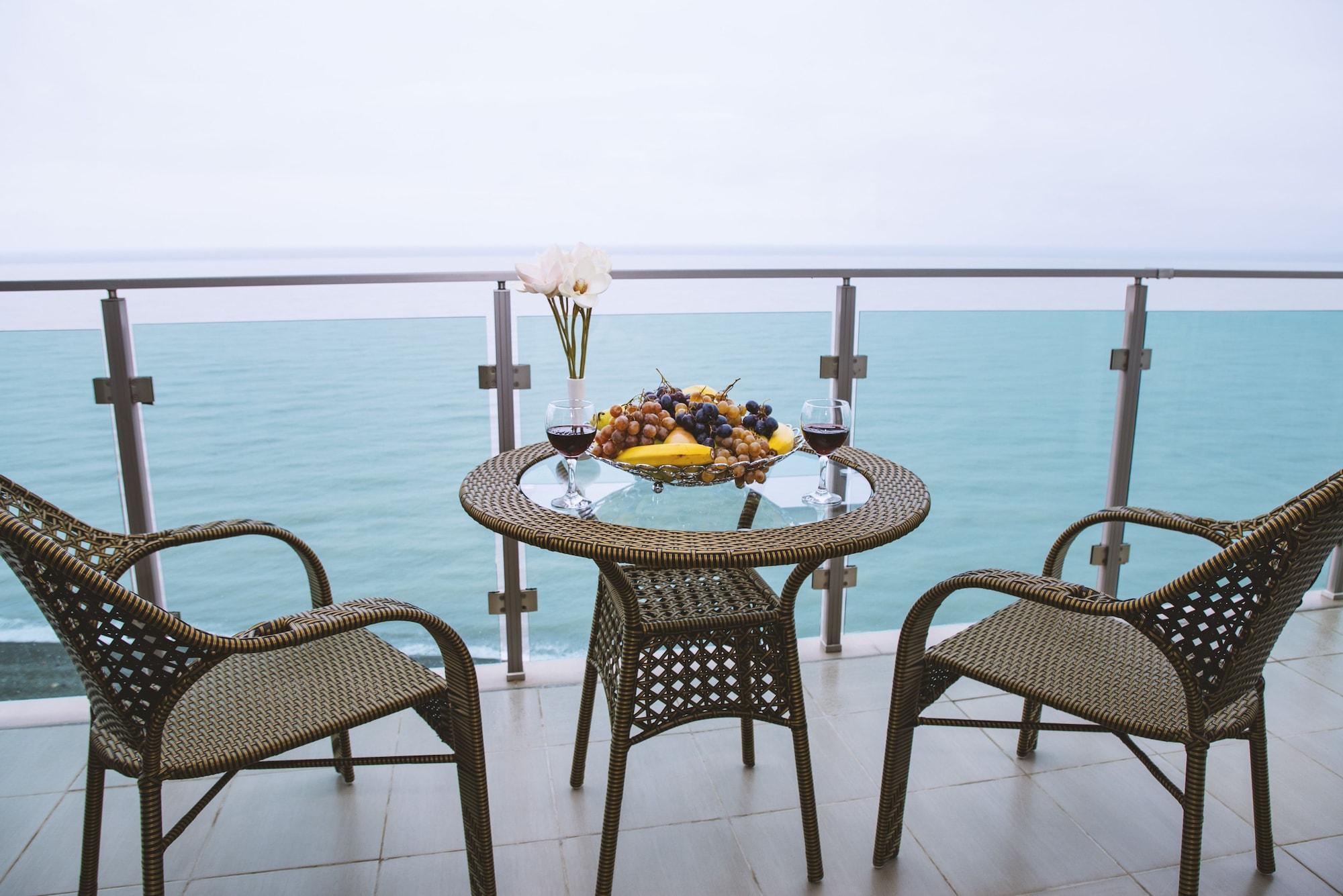 Aqua Batumi Hotel & Apartments Esterno foto