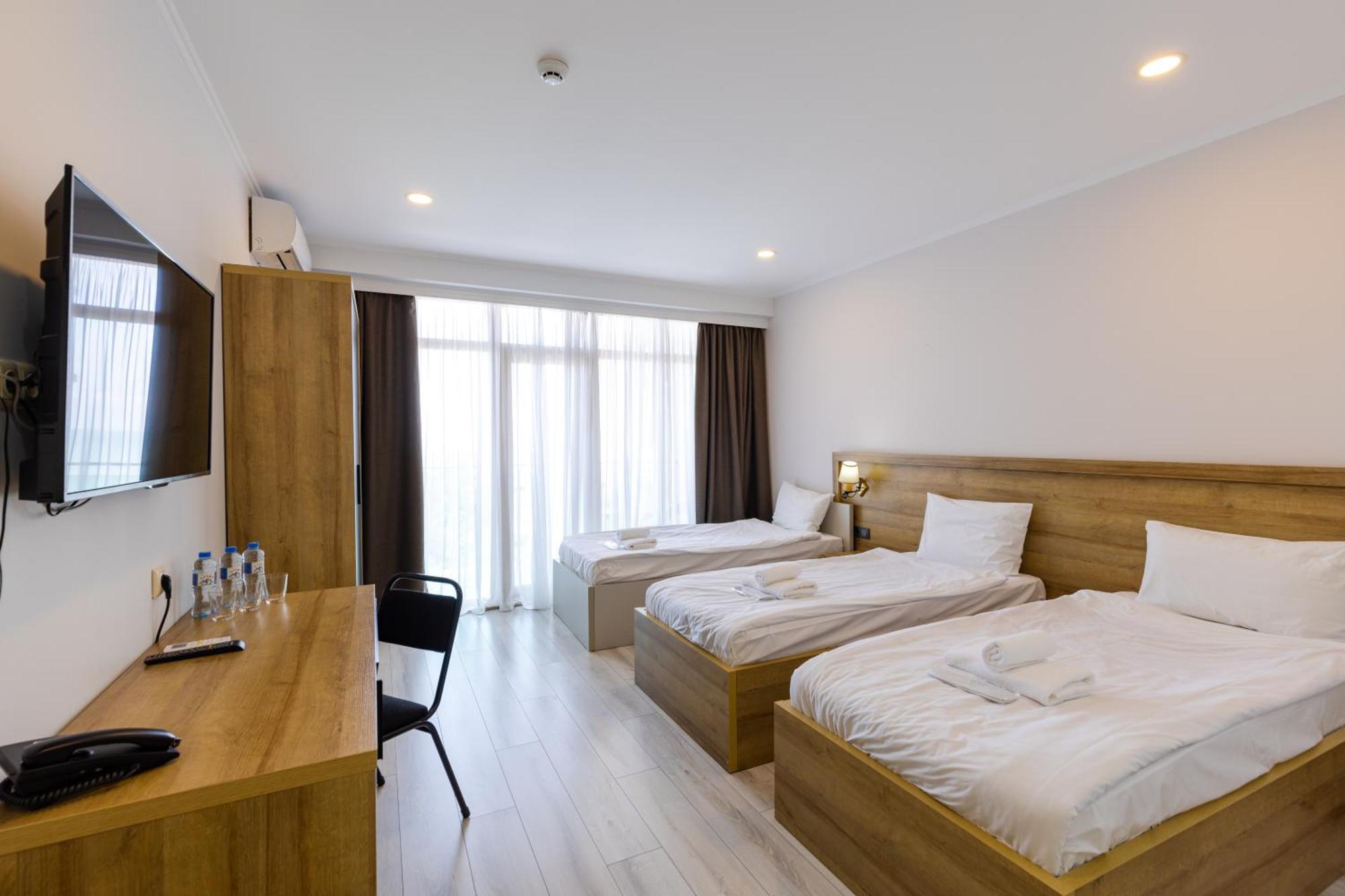Aqua Batumi Hotel & Apartments Esterno foto