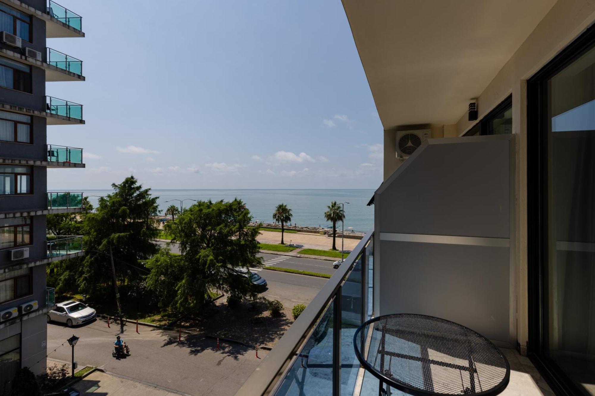 Aqua Batumi Hotel & Apartments Esterno foto
