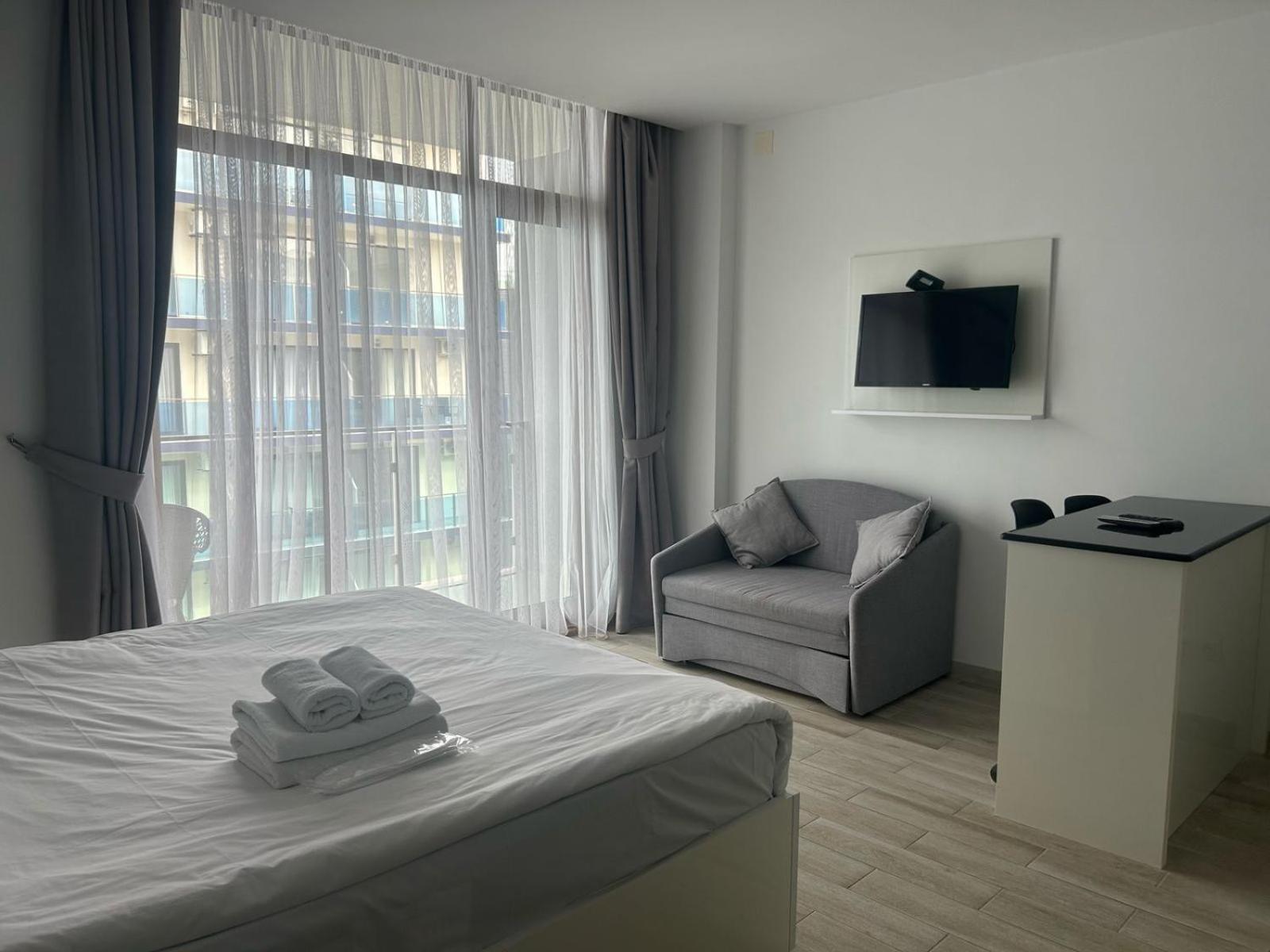 Aqua Batumi Hotel & Apartments Esterno foto