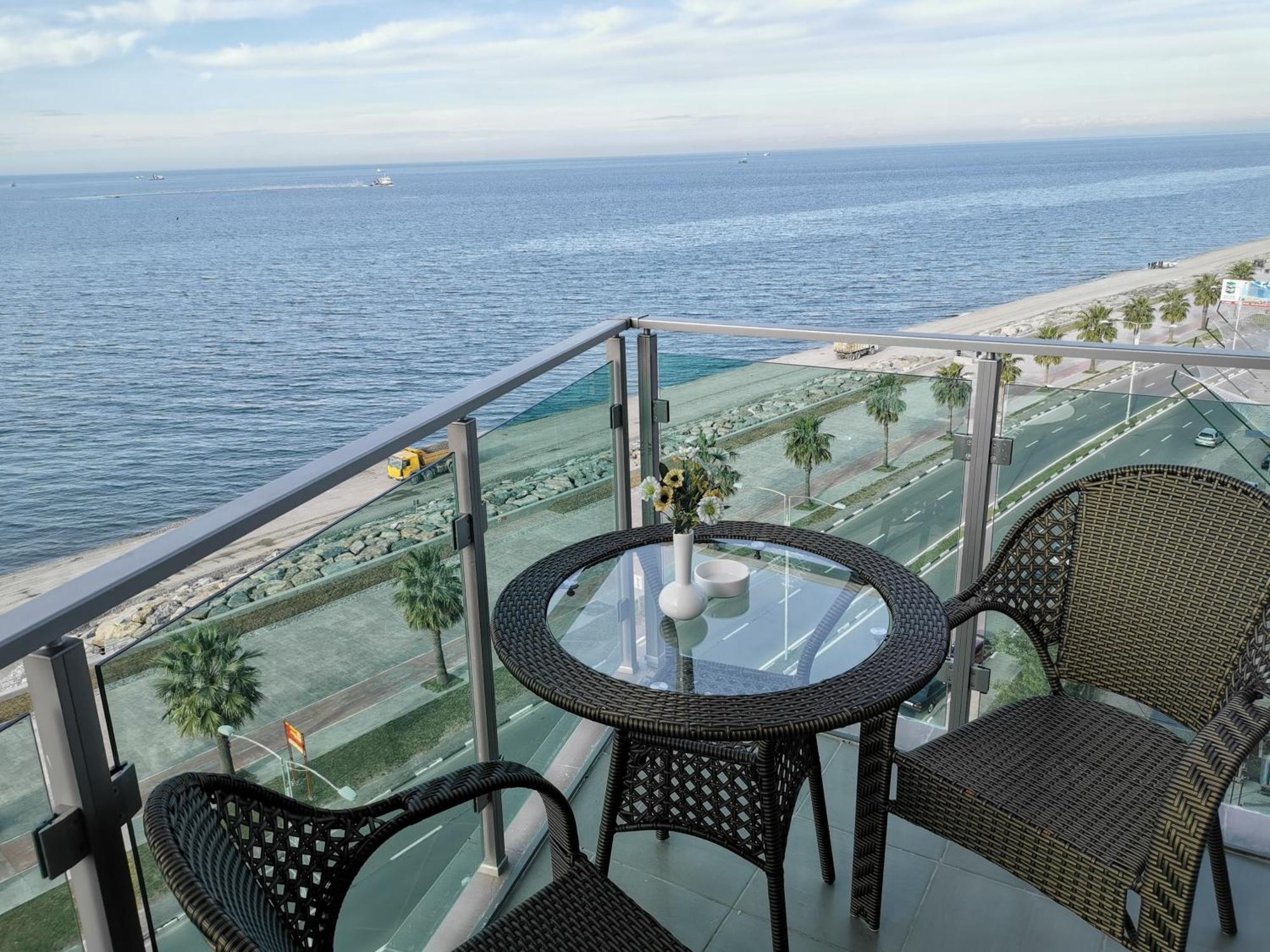 Aqua Batumi Hotel & Apartments Esterno foto