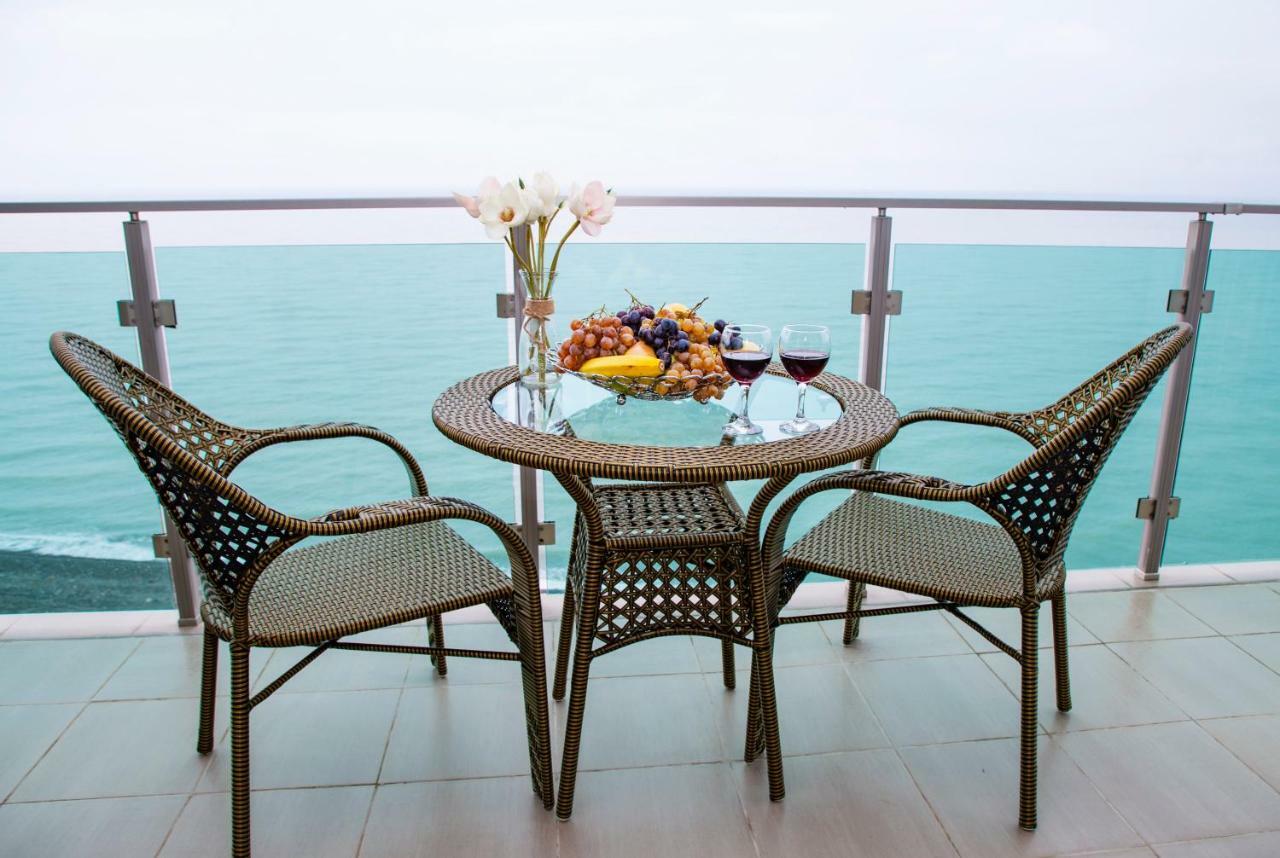Aqua Batumi Hotel & Apartments Esterno foto